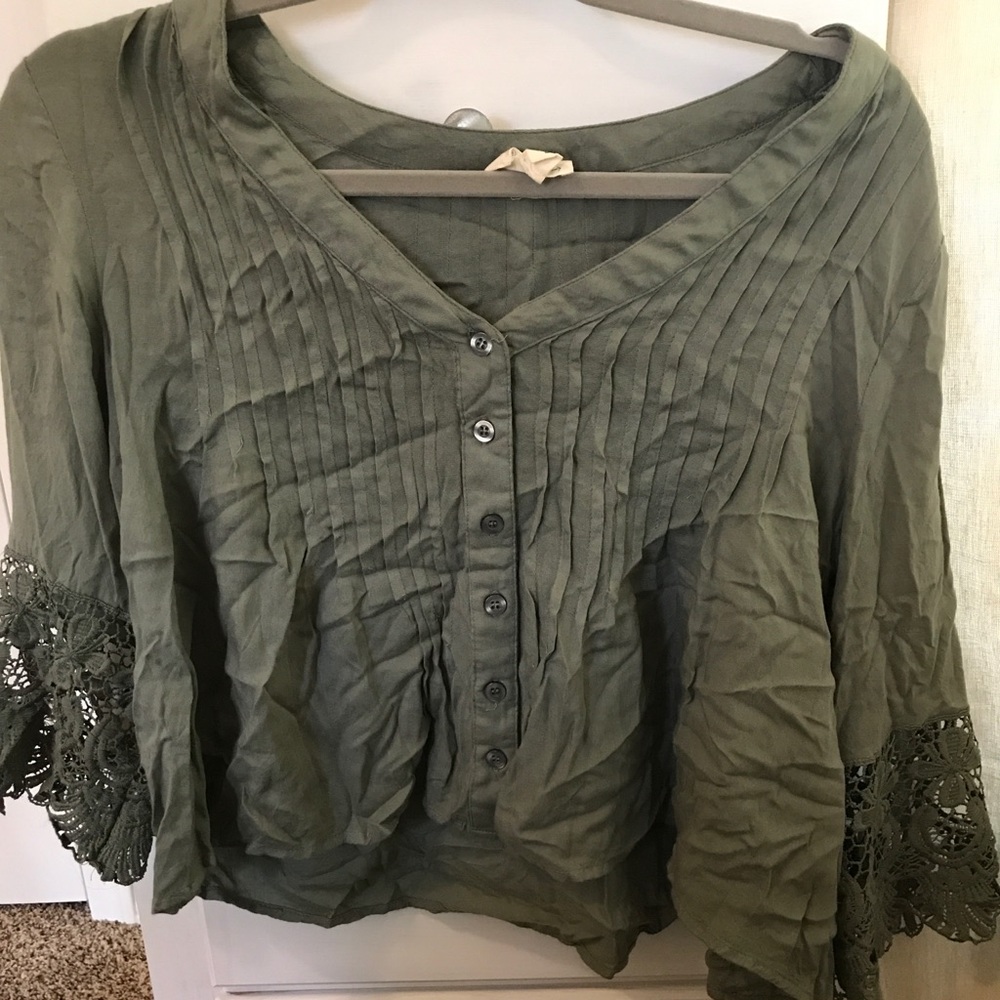 L.A Hearts army green crop top